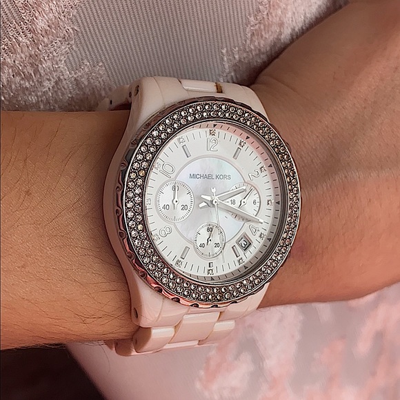 Michael Kors Ceramic Watch - Picture 1 of 4